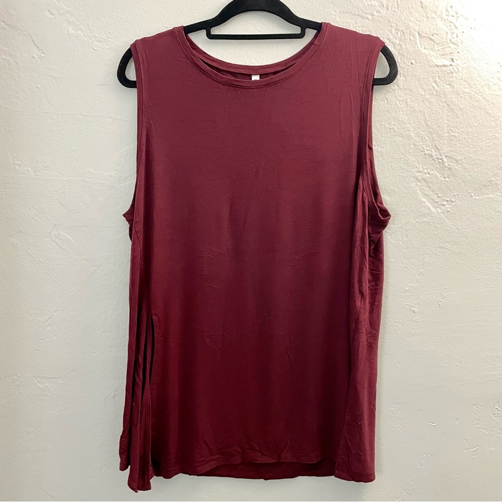Fabletics Maroon Crew Neck Muscle Tank Top